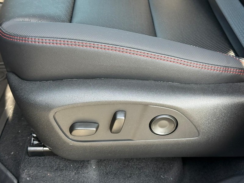 Chevrolet Traverse Vehicle Full-screen Gallery Image 15