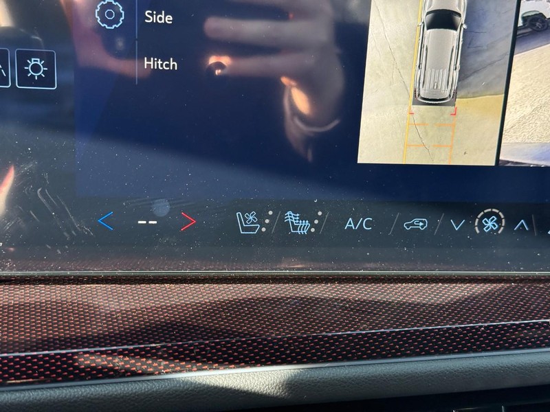 Chevrolet Traverse Vehicle Full-screen Gallery Image 18