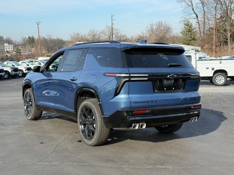 Chevrolet Traverse Vehicle Full-screen Gallery Image 3