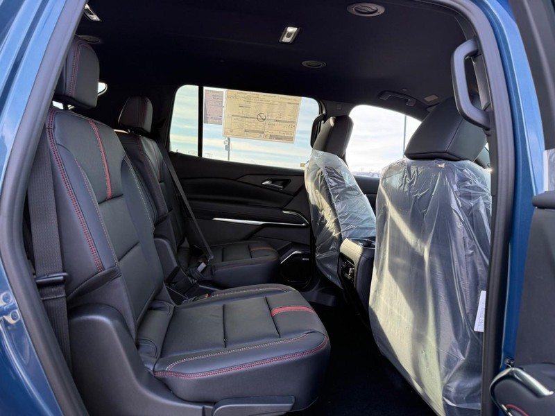 Chevrolet Traverse Vehicle Full-screen Gallery Image 5