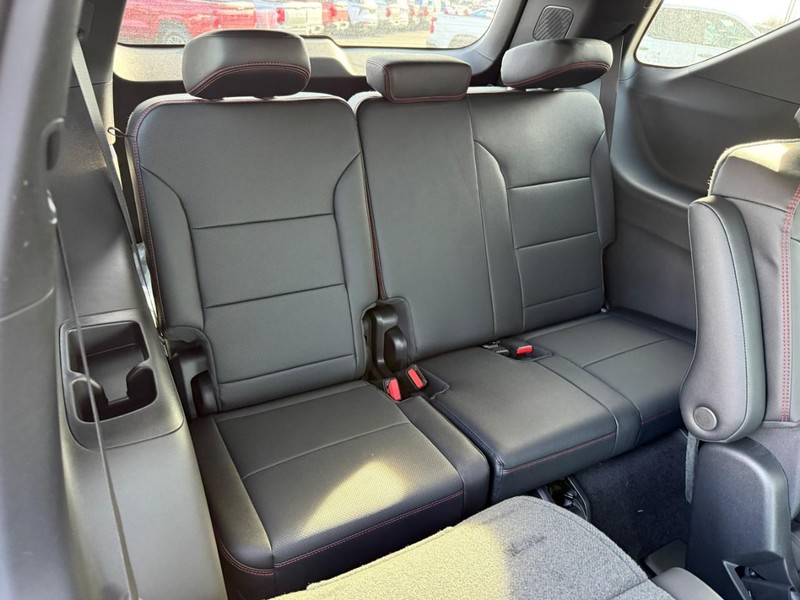 Chevrolet Traverse Vehicle Full-screen Gallery Image 6