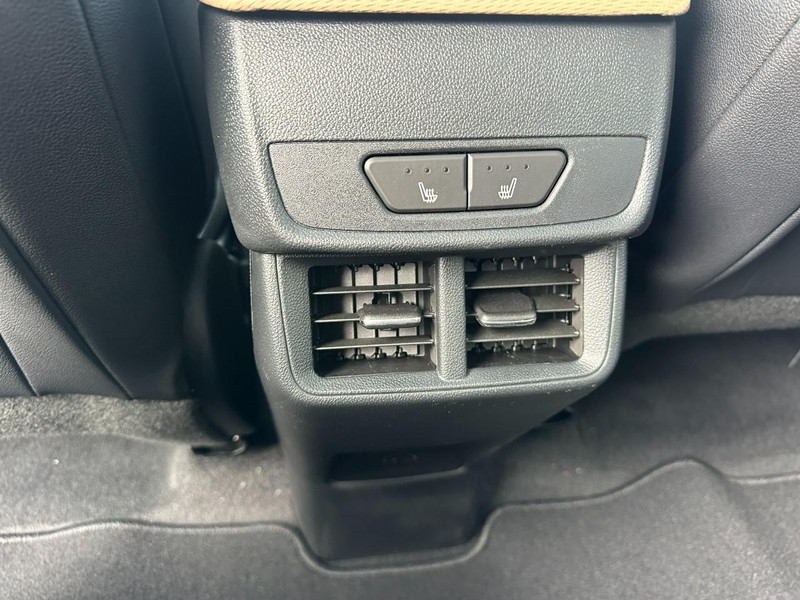 Chevrolet Equinox Vehicle Full-screen Gallery Image 5