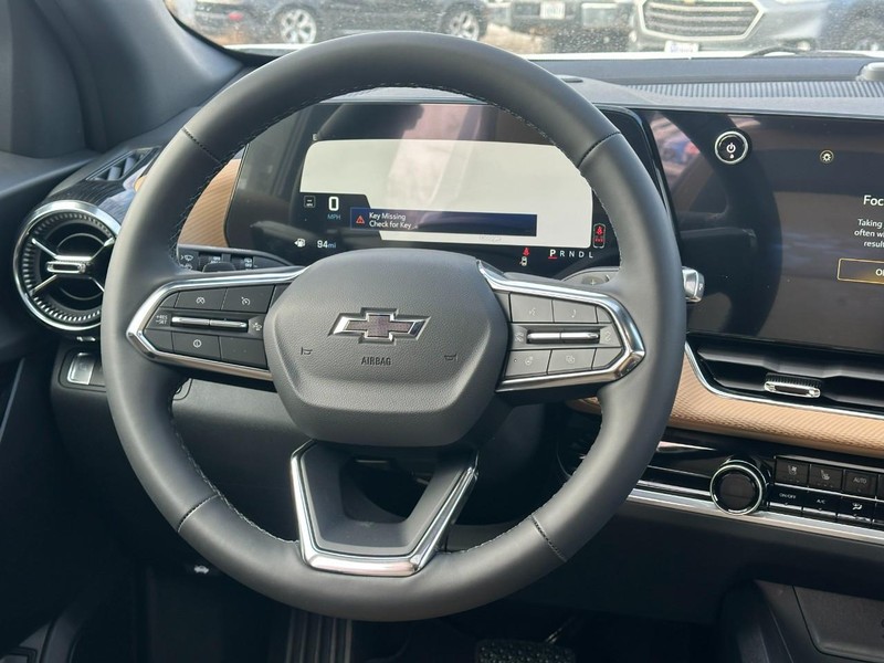 Chevrolet Equinox Vehicle Full-screen Gallery Image 8