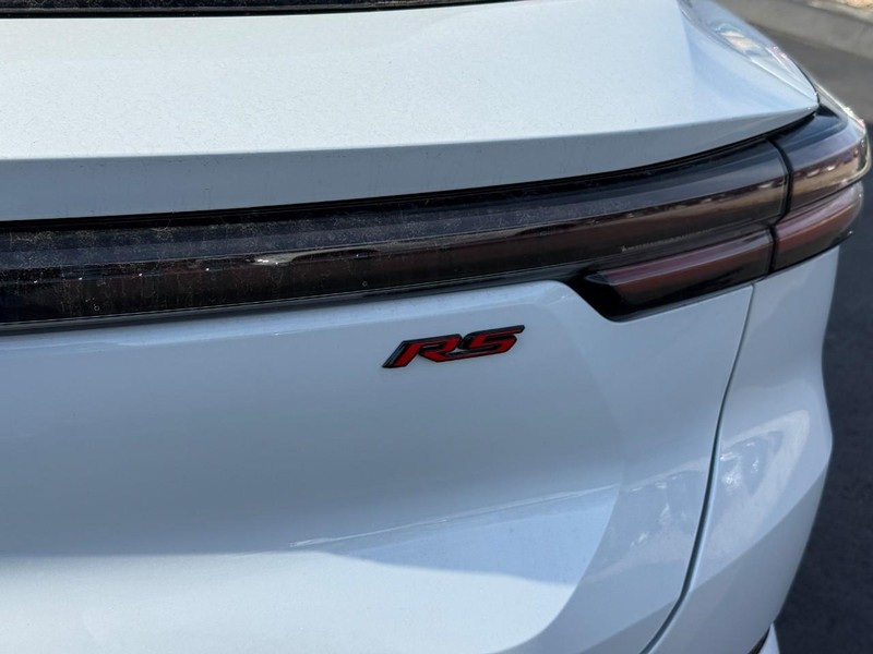 Chevrolet Equinox EV Vehicle Full-screen Gallery Image 5