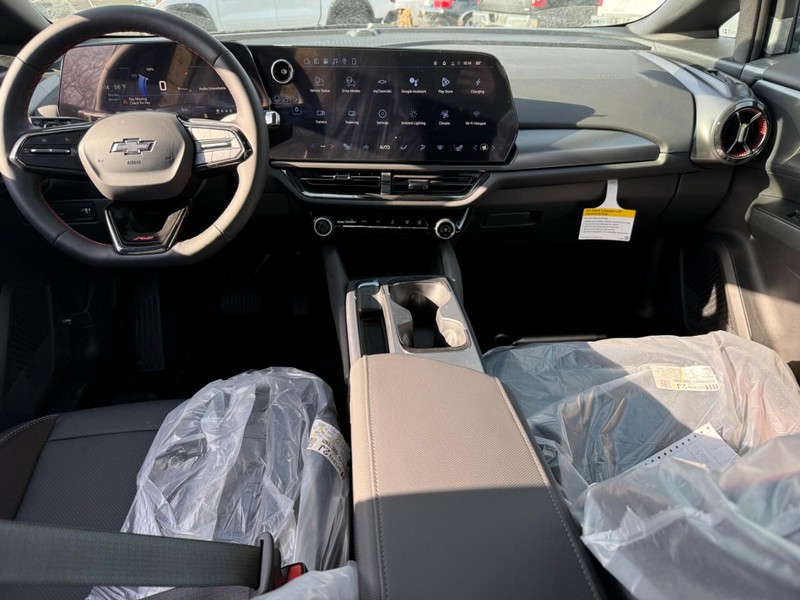 Chevrolet Equinox EV Vehicle Full-screen Gallery Image 7