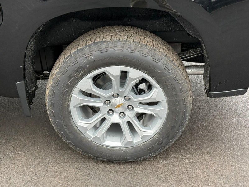 Chevrolet Silverado 1500 Vehicle Full-screen Gallery Image 4