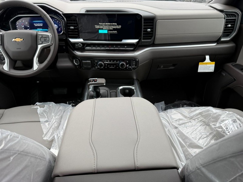 Chevrolet Silverado 1500 Vehicle Full-screen Gallery Image 7