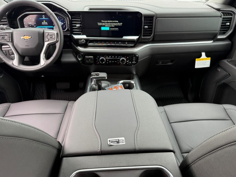 Chevrolet Silverado 1500 Vehicle Full-screen Gallery Image 7