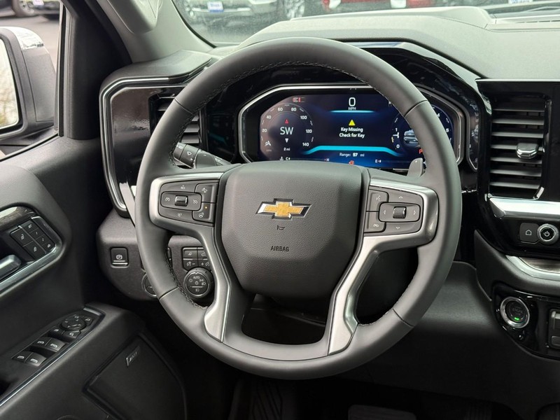 Chevrolet Silverado 1500 Vehicle Full-screen Gallery Image 8