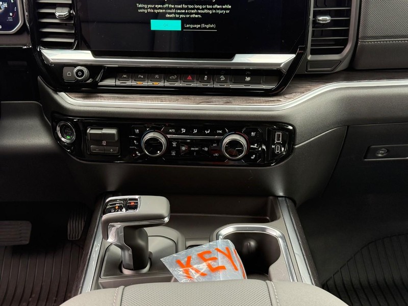 Chevrolet Silverado 1500 Vehicle Full-screen Gallery Image 10