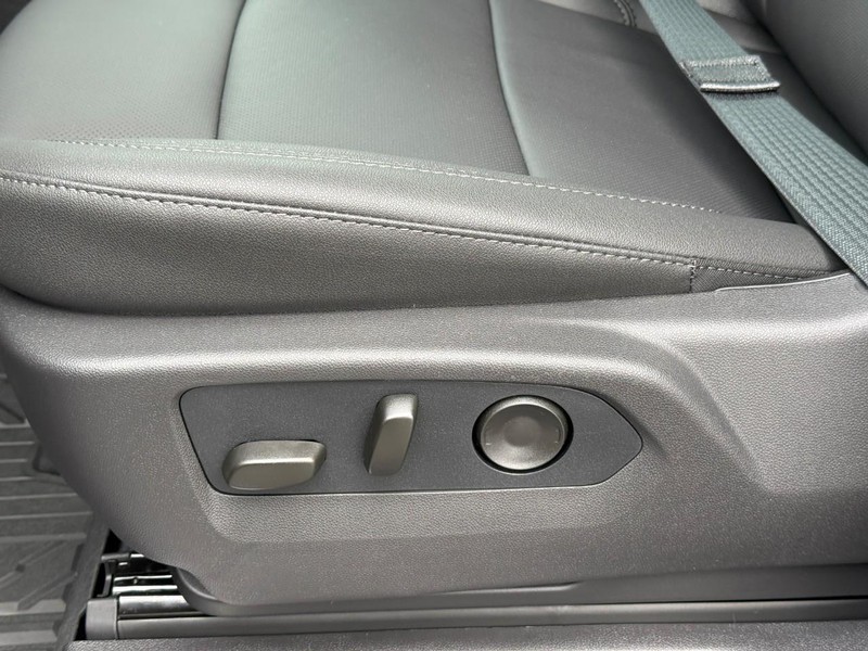 Chevrolet Silverado 1500 Vehicle Full-screen Gallery Image 14