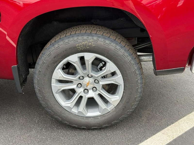 Chevrolet Silverado 1500 Vehicle Full-screen Gallery Image 4