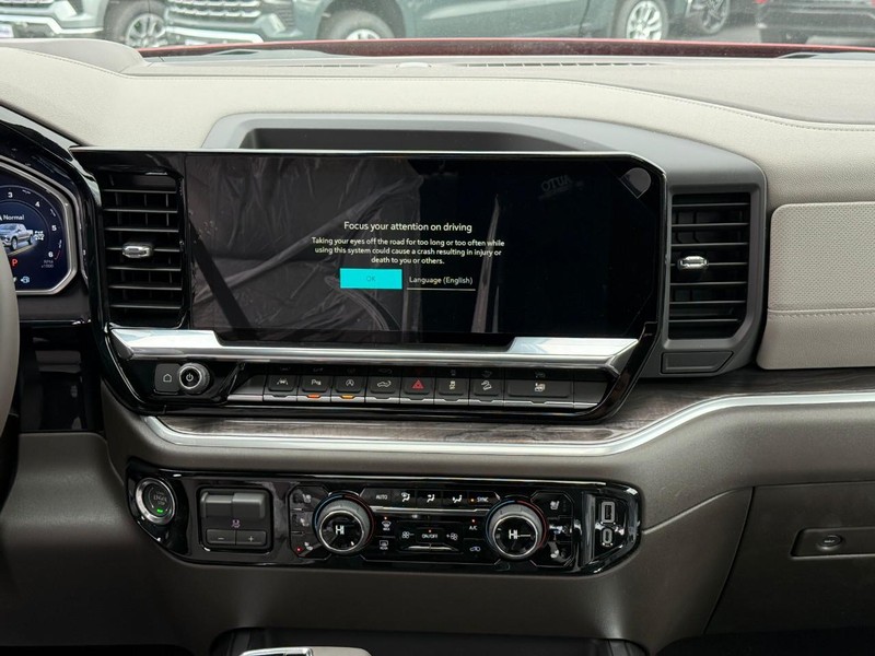 Chevrolet Silverado 1500 Vehicle Full-screen Gallery Image 9