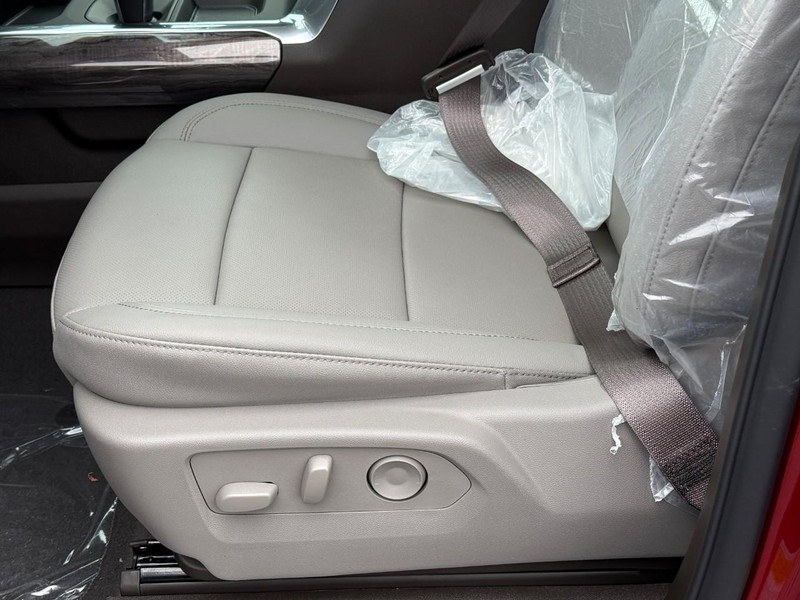 Chevrolet Silverado 1500 Vehicle Full-screen Gallery Image 13