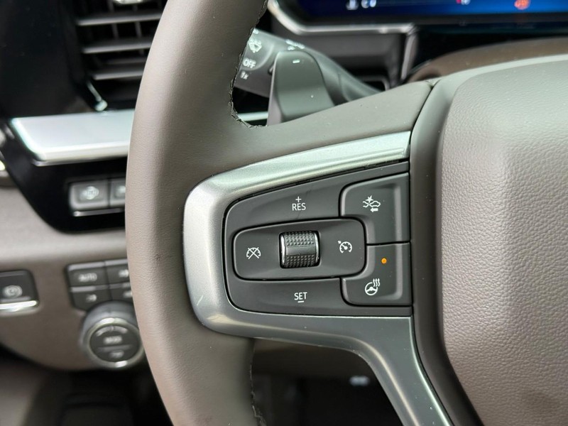 Chevrolet Silverado 1500 Vehicle Full-screen Gallery Image 15