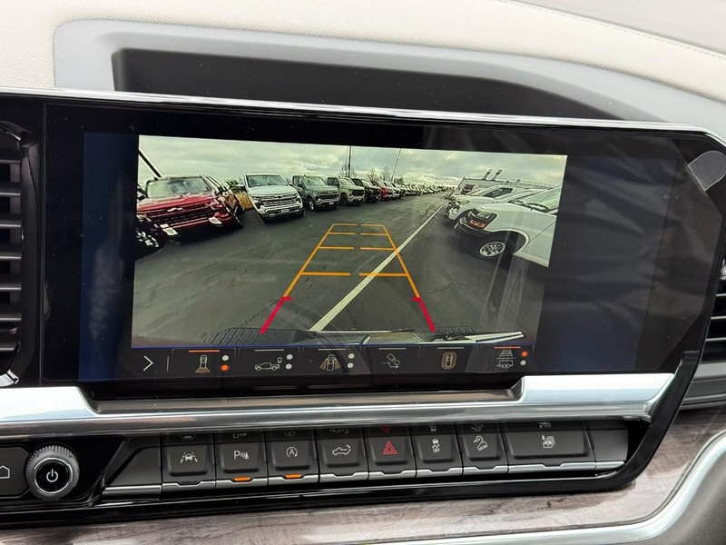 Chevrolet Silverado 1500 Vehicle Full-screen Gallery Image 19