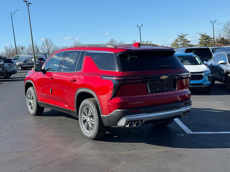 Chevrolet Traverse Vehicle Full-screen Gallery Image 3
