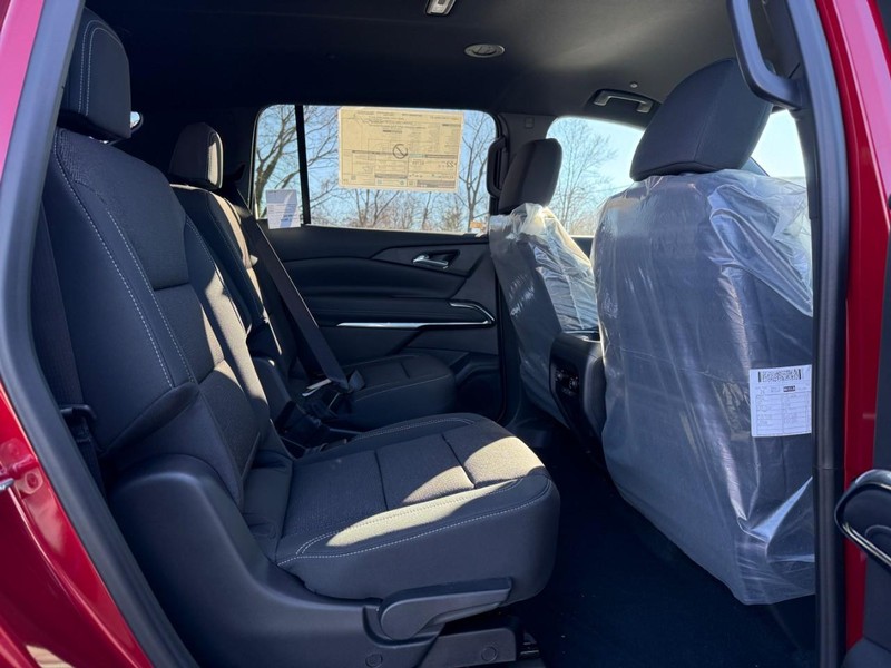 Chevrolet Traverse Vehicle Full-screen Gallery Image 5