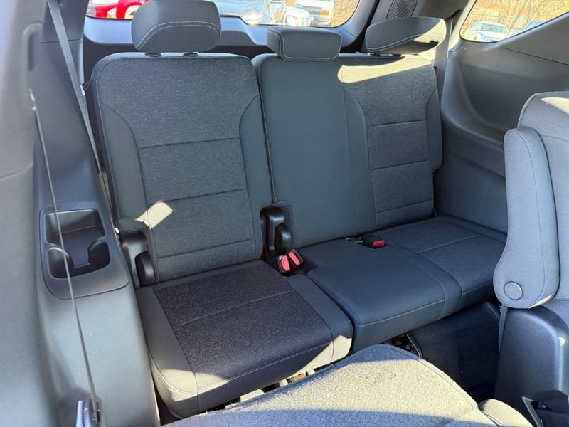 Chevrolet Traverse Vehicle Full-screen Gallery Image 6