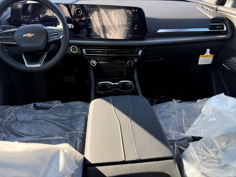 Chevrolet Traverse Vehicle Full-screen Gallery Image 7