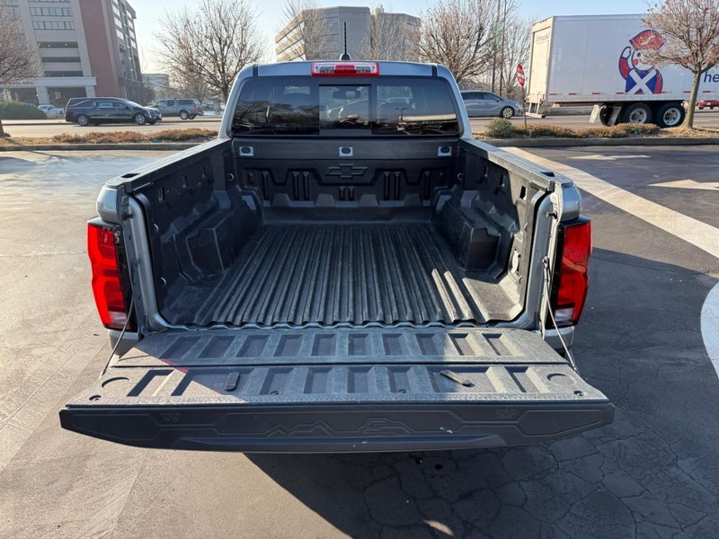 Chevrolet Colorado Vehicle Full-screen Gallery Image 06