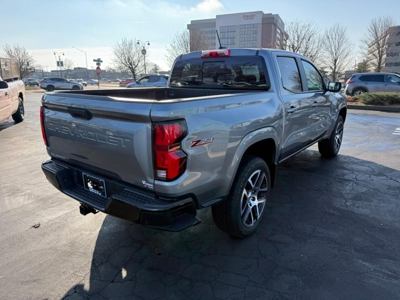 Chevrolet Colorado Vehicle Full-screen Gallery Image 08