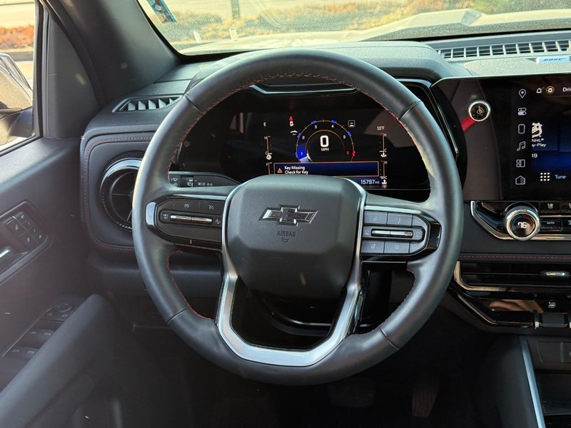 Chevrolet Colorado Vehicle Full-screen Gallery Image 13