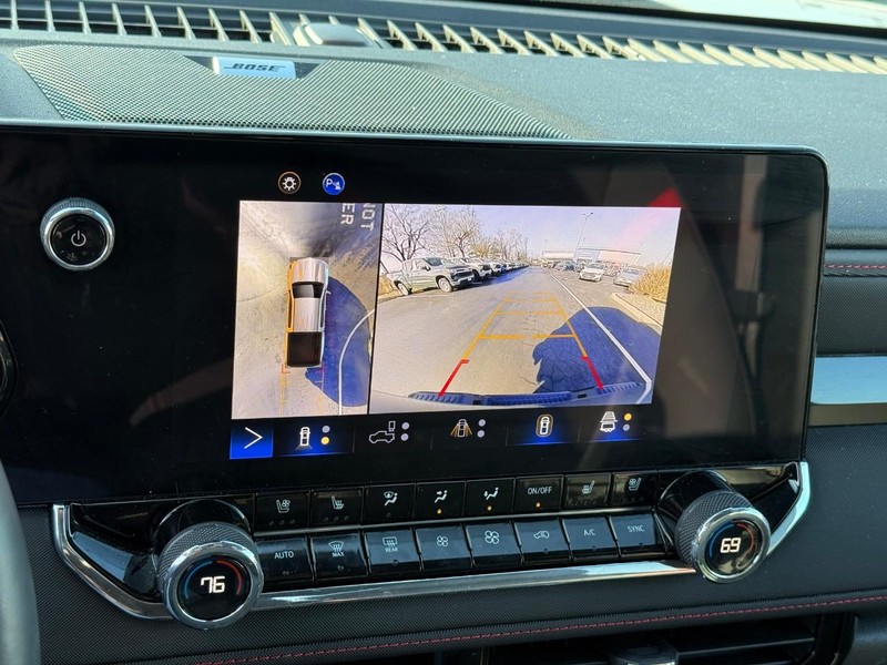 Chevrolet Colorado Vehicle Full-screen Gallery Image 25