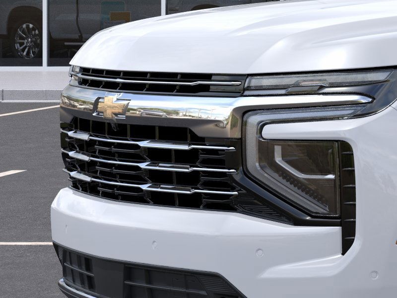 Chevrolet Suburban Vehicle Full-screen Gallery Image 13