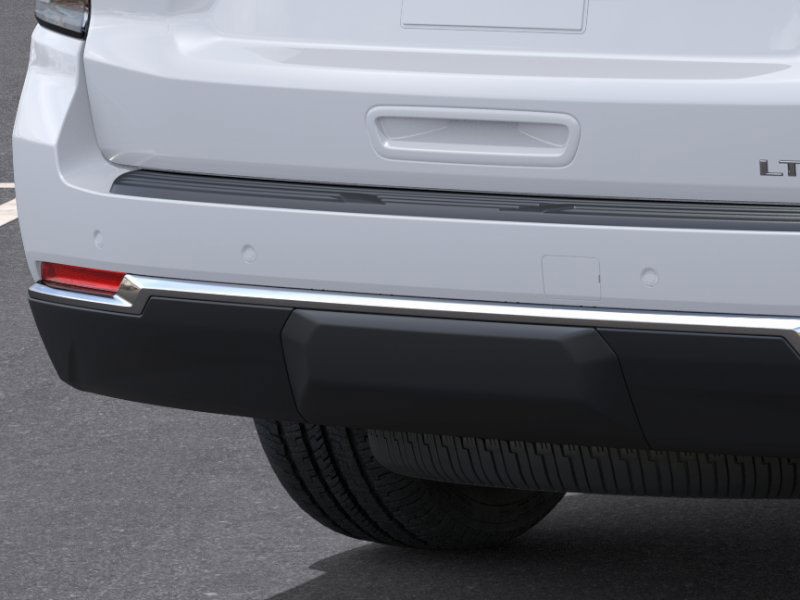 Chevrolet Suburban Vehicle Full-screen Gallery Image 14