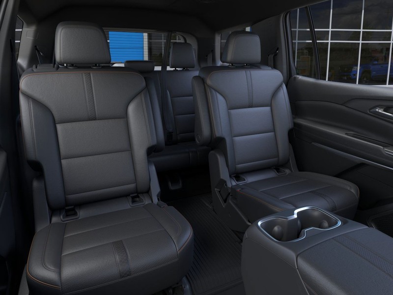 Chevrolet Traverse Vehicle Full-screen Gallery Image 17