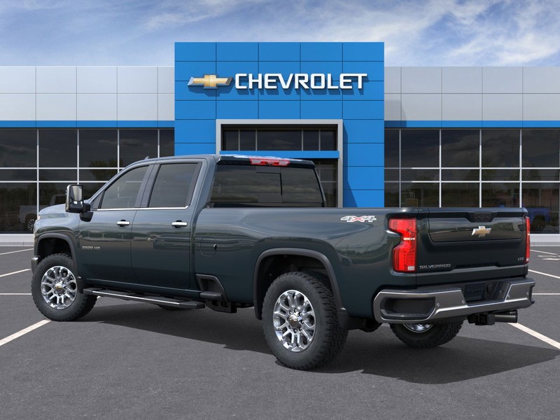 Chevrolet Silverado 2500HD Vehicle Full-screen Gallery Image 3