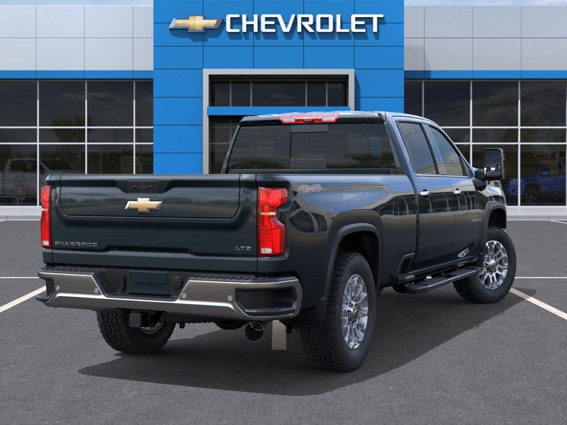Chevrolet Silverado 2500HD Vehicle Full-screen Gallery Image 4