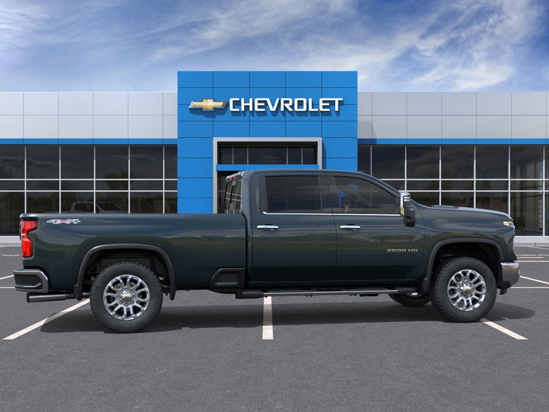 Chevrolet Silverado 2500HD Vehicle Full-screen Gallery Image 5