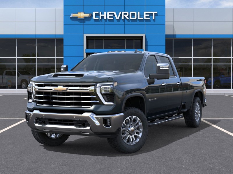 Chevrolet Silverado 2500HD Vehicle Full-screen Gallery Image 6