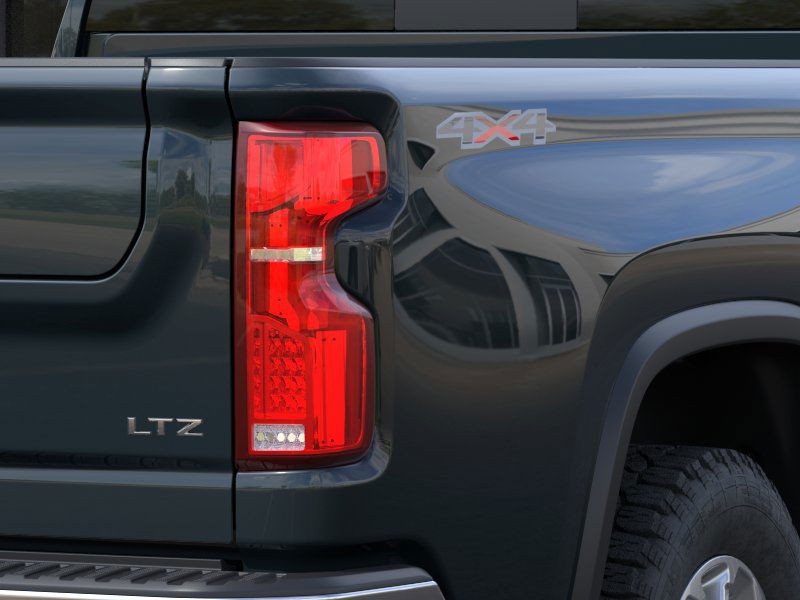 Chevrolet Silverado 2500HD Vehicle Full-screen Gallery Image 11