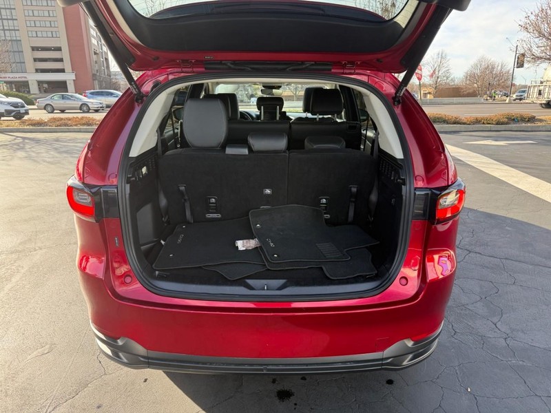 Mazda CX-90 Vehicle Full-screen Gallery Image 6