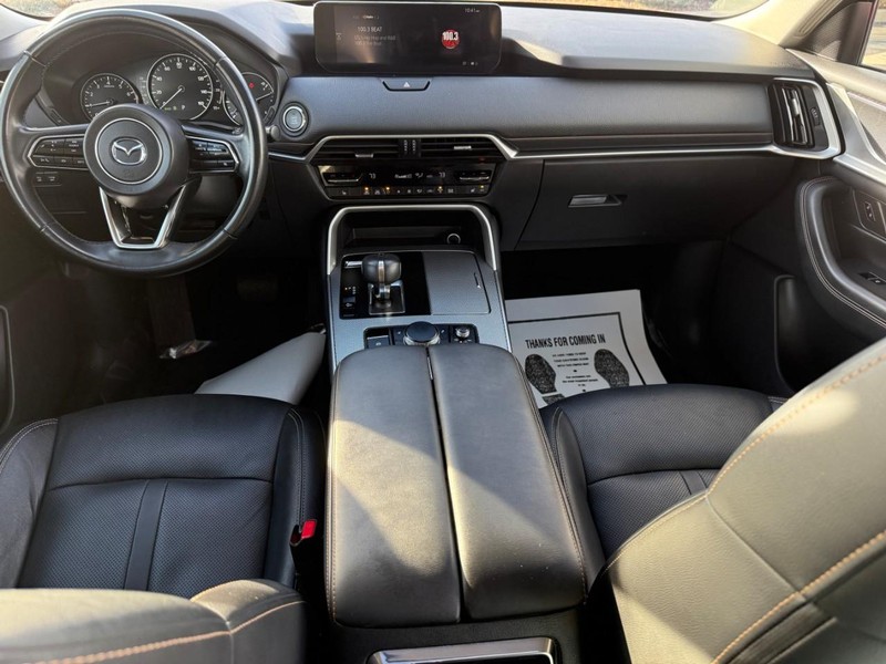 Mazda CX-90 Vehicle Full-screen Gallery Image 12