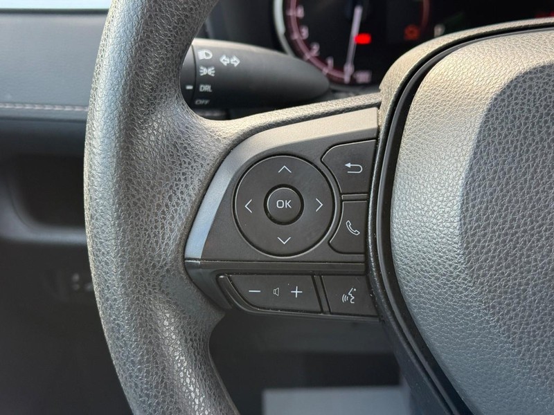 Toyota RAV4 Vehicle Full-screen Gallery Image 20