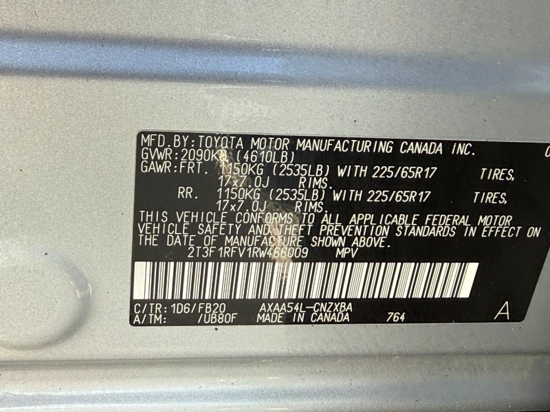 Toyota RAV4 Vehicle Full-screen Gallery Image 26