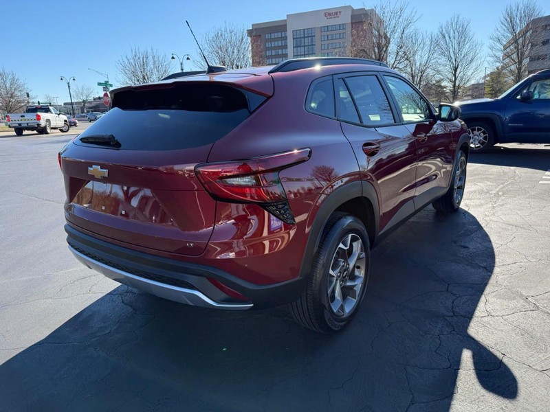 Chevrolet Trax Vehicle Full-screen Gallery Image 8