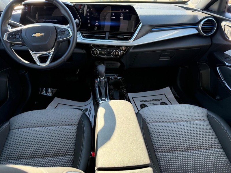Chevrolet Trax Vehicle Full-screen Gallery Image 12