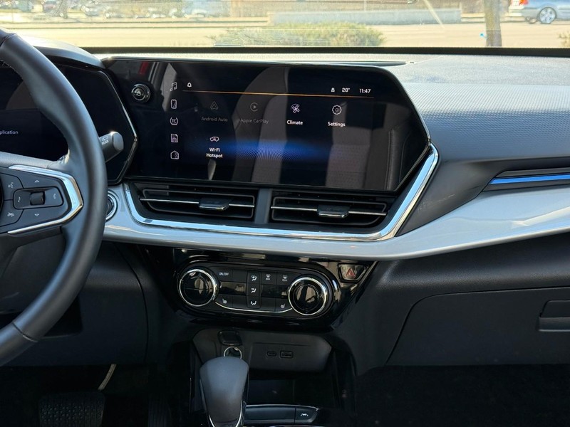 Chevrolet Trax Vehicle Full-screen Gallery Image 14