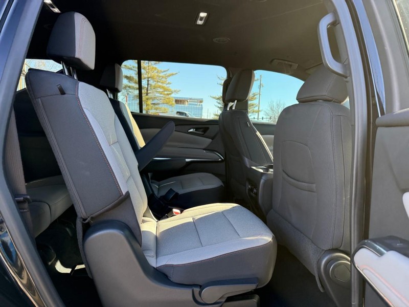 Chevrolet Traverse Vehicle Full-screen Gallery Image 10