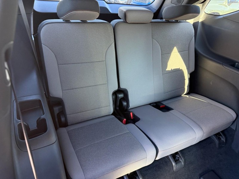 Chevrolet Traverse Vehicle Full-screen Gallery Image 11