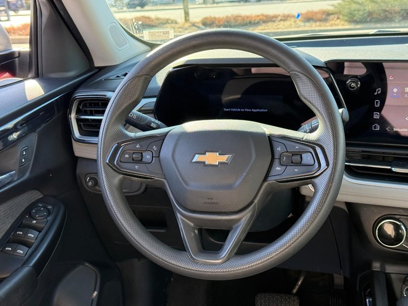 Chevrolet TrailBlazer Vehicle Full-screen Gallery Image 12