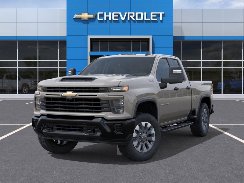 Chevrolet Silverado 2500HD Vehicle Full-screen Gallery Image 6