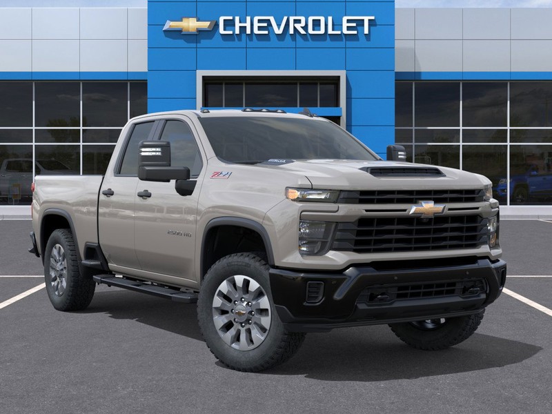 Chevrolet Silverado 2500HD Vehicle Full-screen Gallery Image 7
