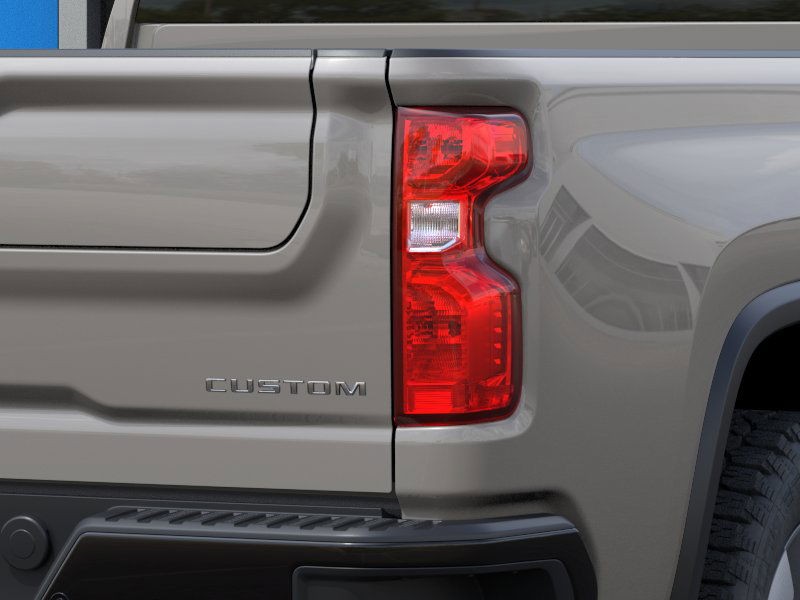 Chevrolet Silverado 2500HD Vehicle Full-screen Gallery Image 11