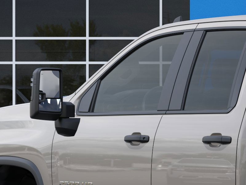 Chevrolet Silverado 2500HD Vehicle Full-screen Gallery Image 12